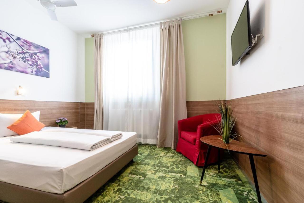 24Seven Apartments - Self Check-In Altdorf  Ngoại thất bức ảnh