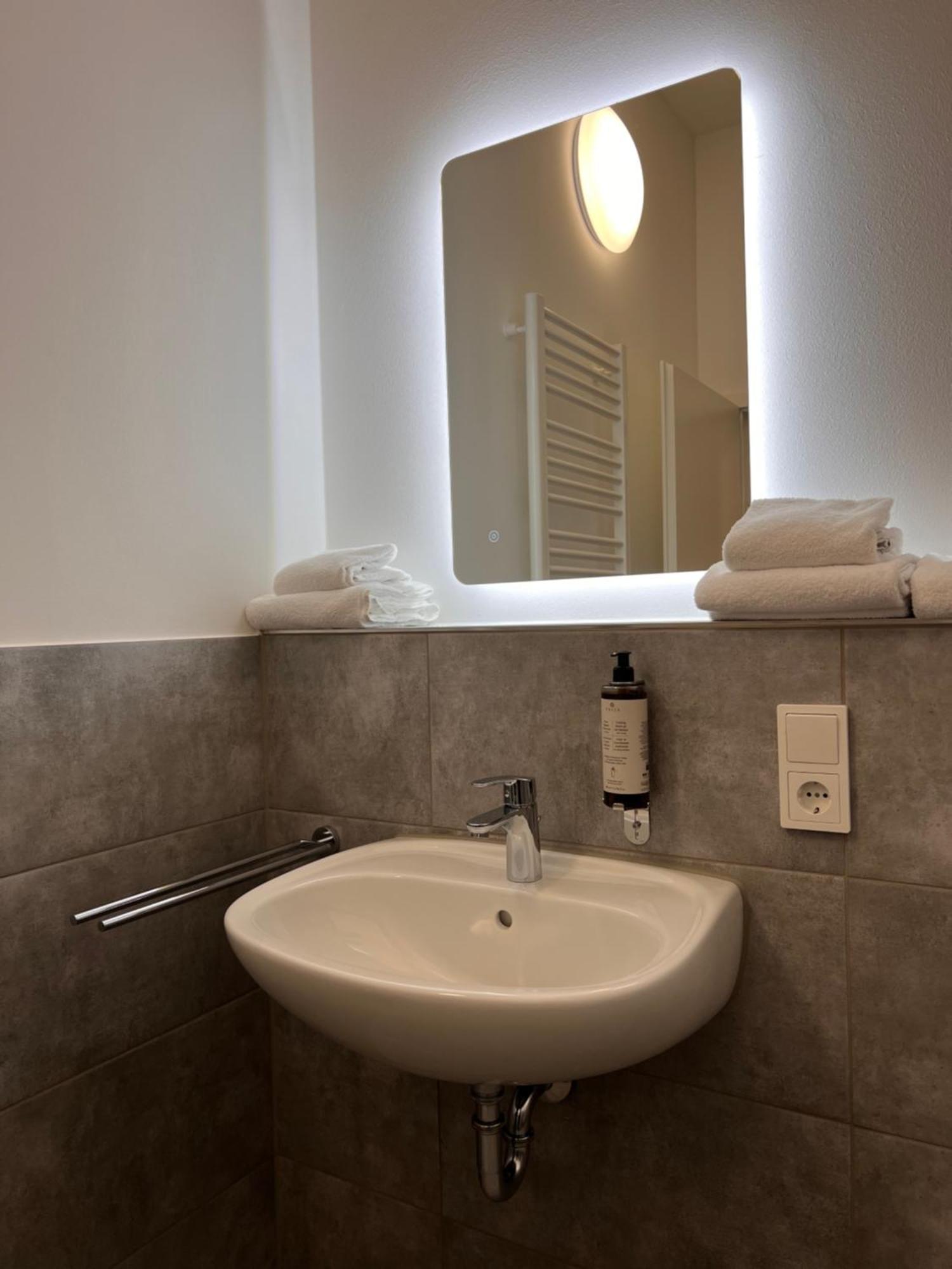 24Seven Apartments - Self Check-In Altdorf  Ngoại thất bức ảnh